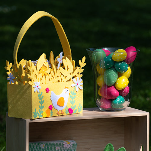 FELT BASKET WITH HEN AND FLOWERS ON YELLOW BACKGROUND 18X8.5X15.5CM 